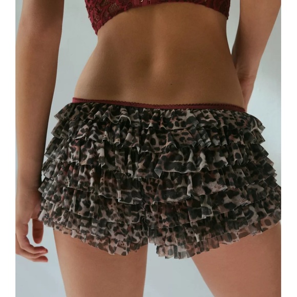 NWT Jaded London Leopard Print Bloomers from Urban Outfitters - Picture 3 of 9